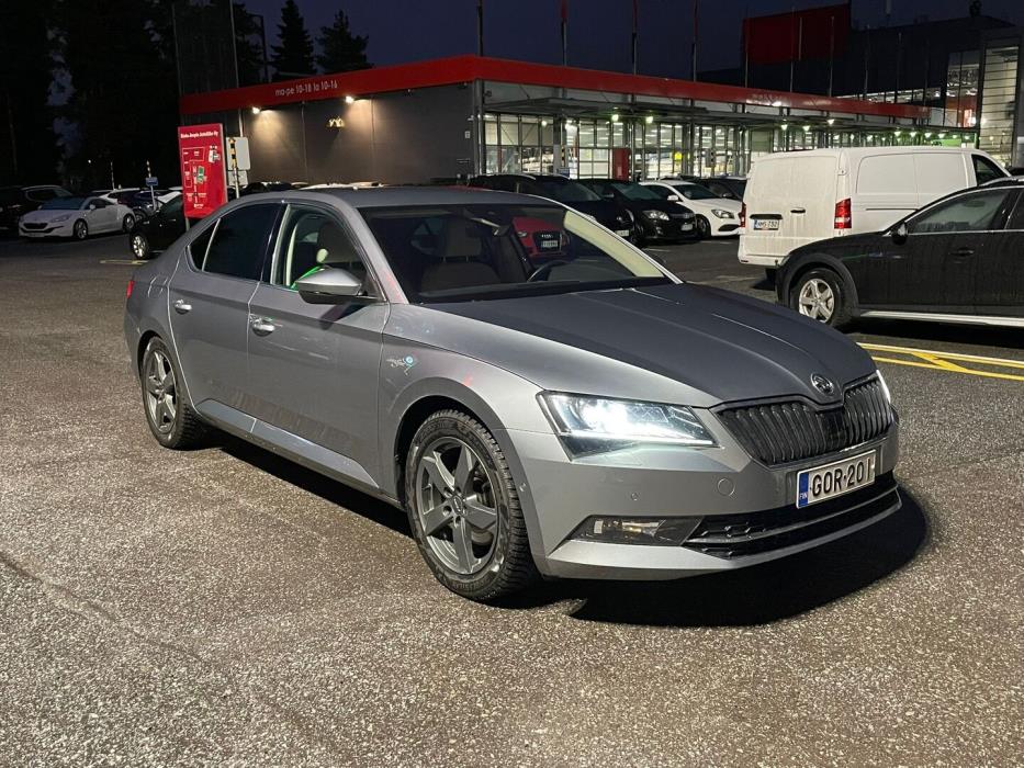 SKODA Superb 2016