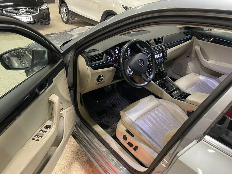 SKODA Superb 2016