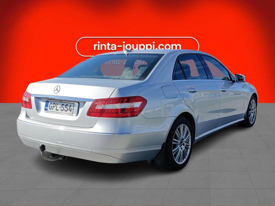 MERCEDES-BENZ E 2012