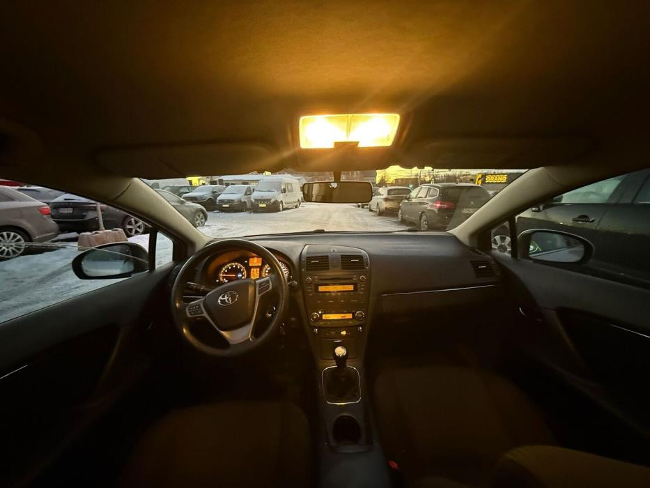 TOYOTA Avensis 2011