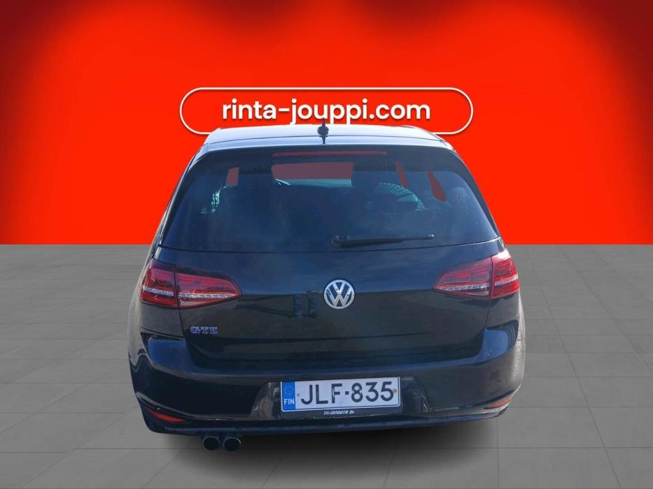 VOLKSWAGEN Golf 2015