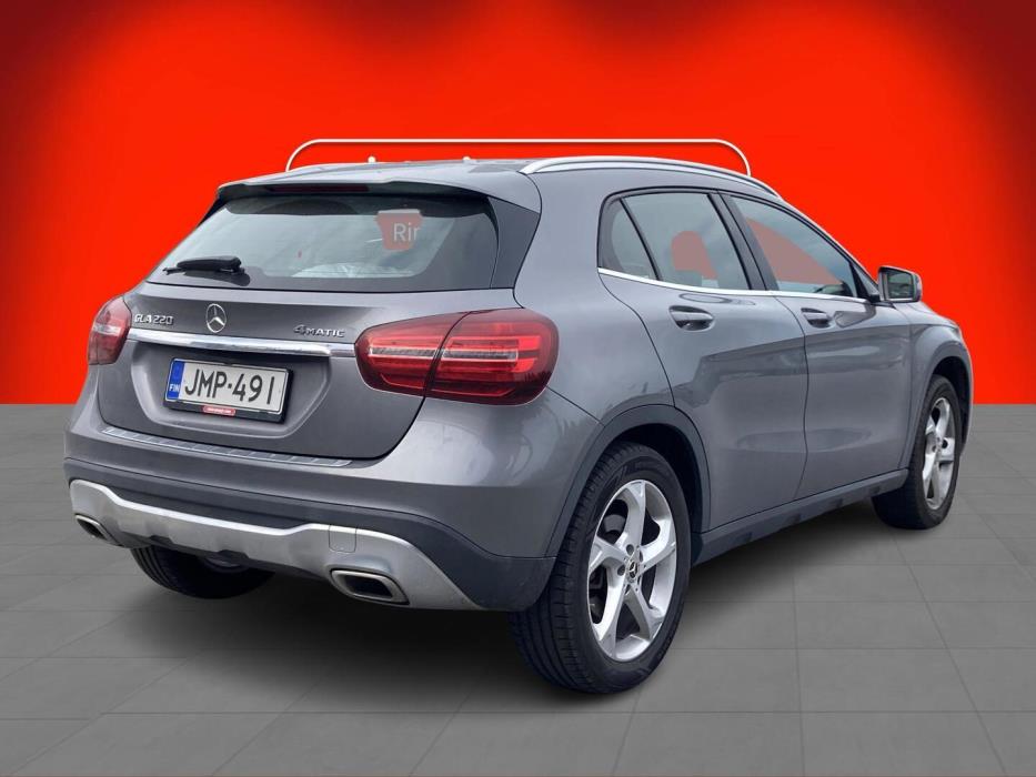 MERCEDES-BENZ GLA 2020