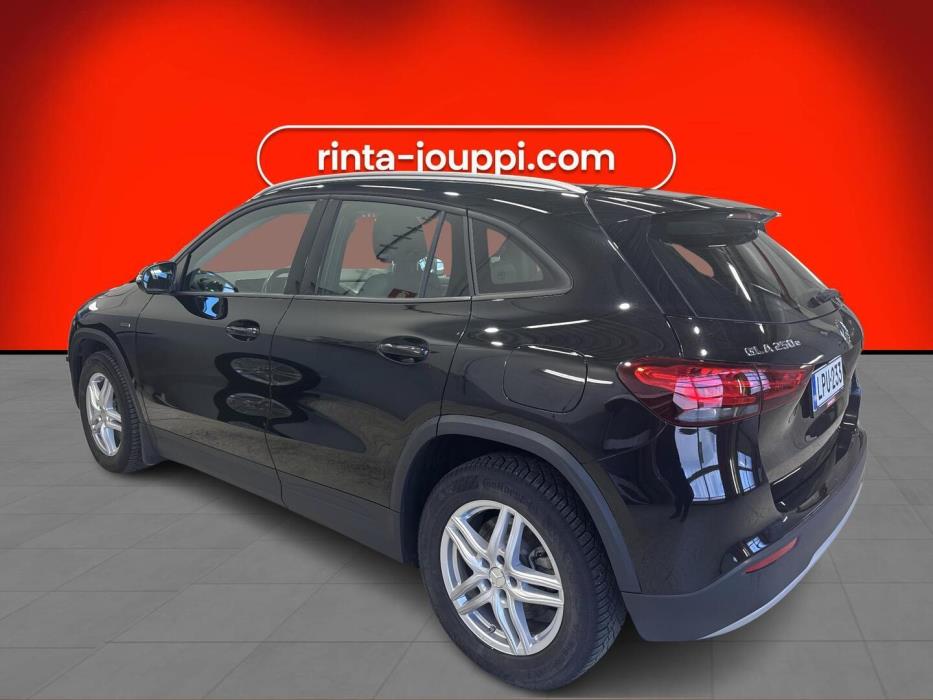 MERCEDES-BENZ GLA 2021