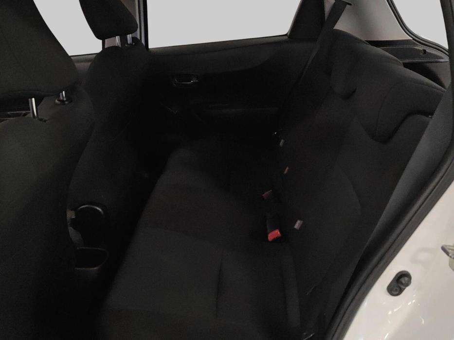 TOYOTA Yaris 2013