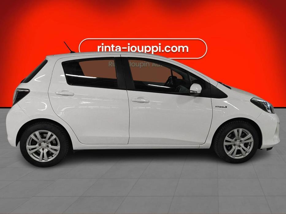 TOYOTA Yaris 2013