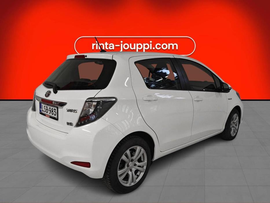 TOYOTA Yaris 2013