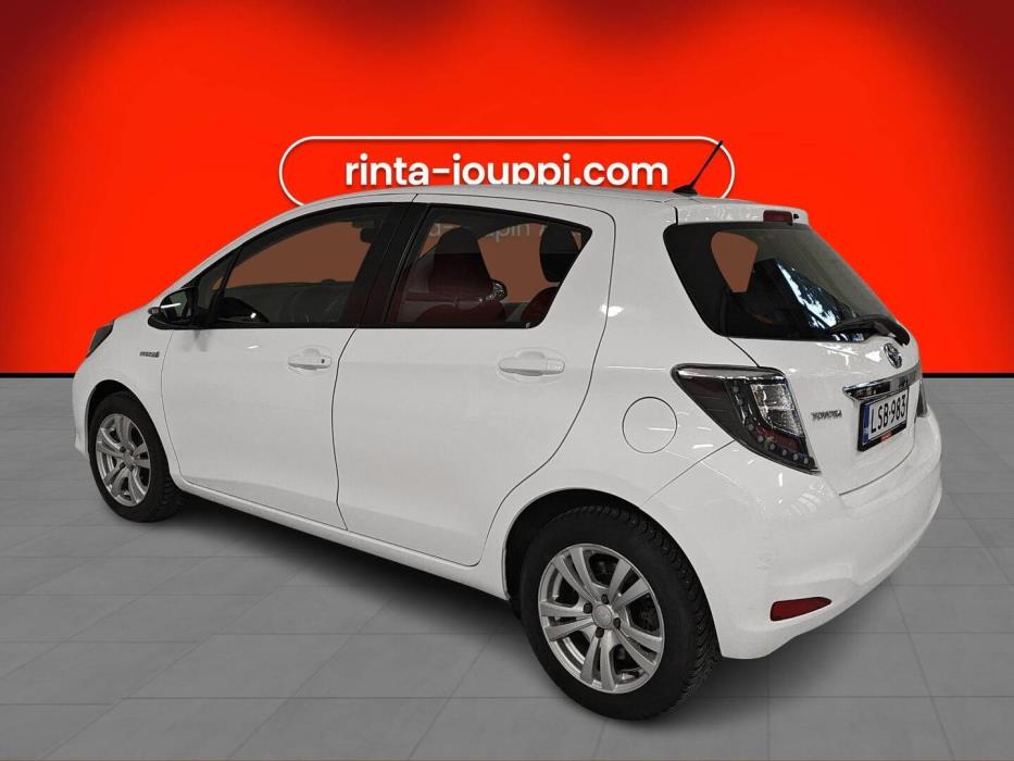 TOYOTA Yaris 2013