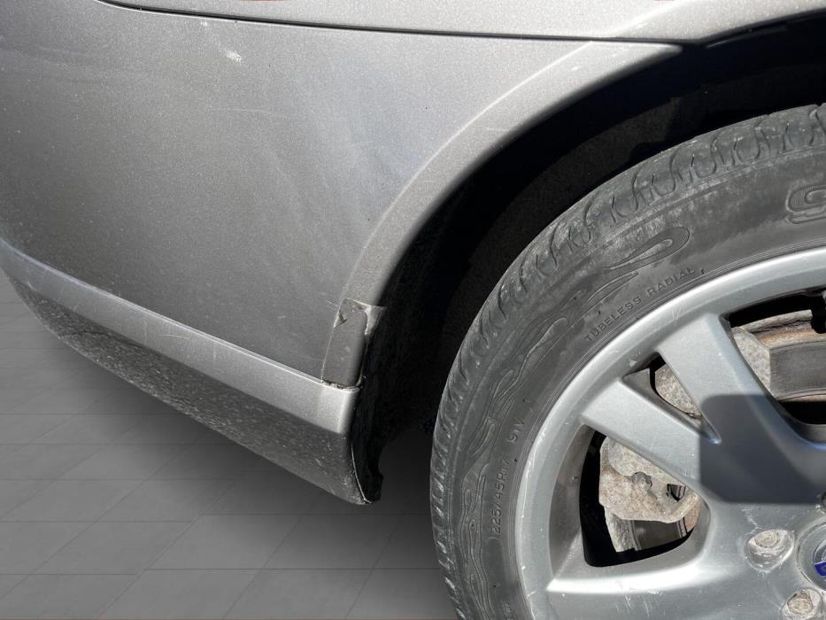 VOLVO V70 2011