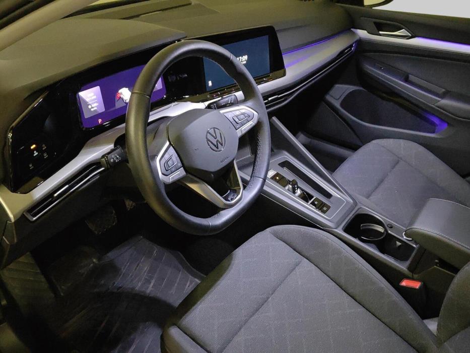 VOLKSWAGEN Golf 2024