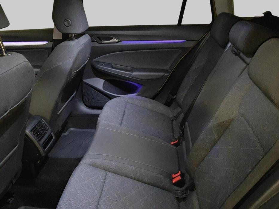 VOLKSWAGEN Golf 2024