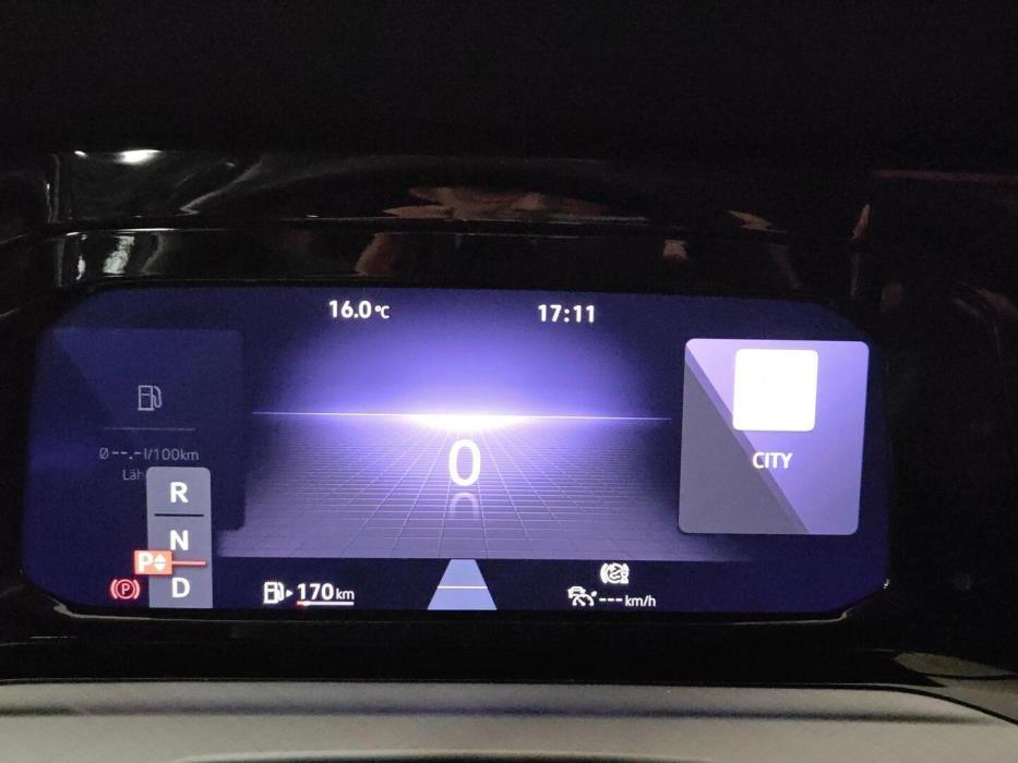 VOLKSWAGEN Golf 2024