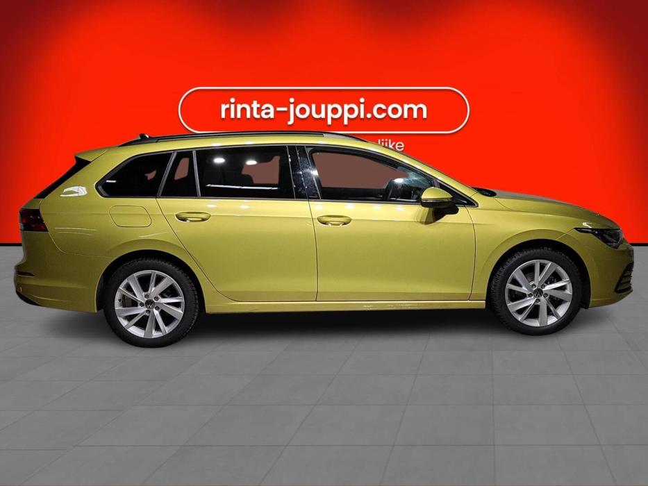 VOLKSWAGEN Golf 2024