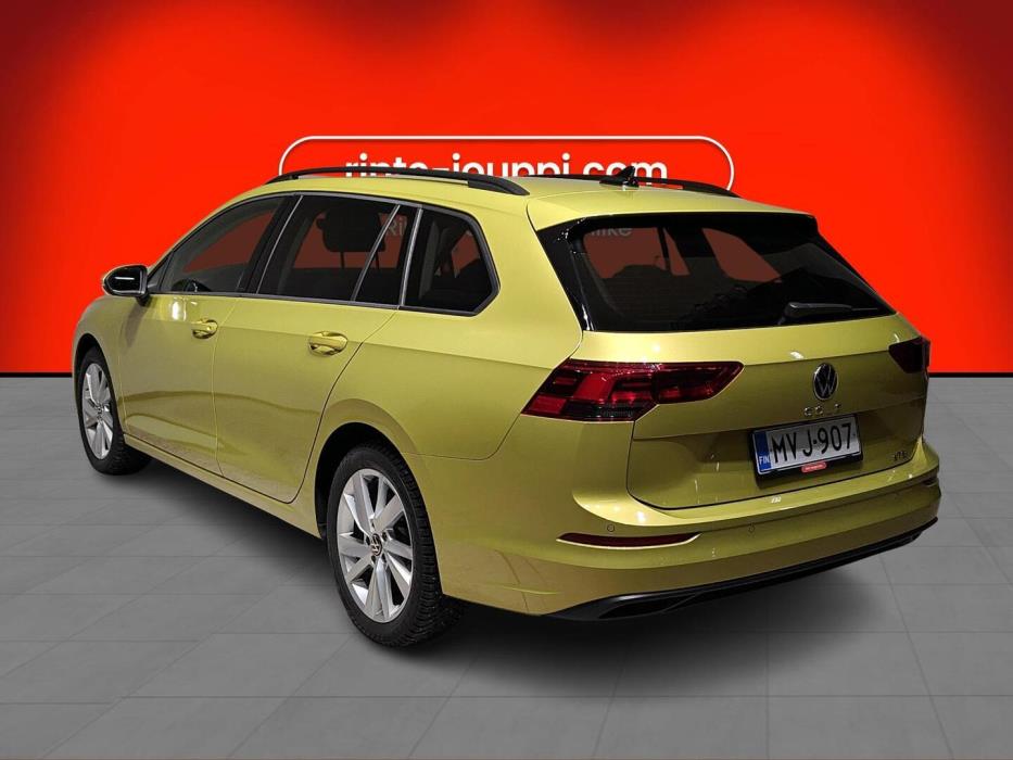 VOLKSWAGEN Golf 2024