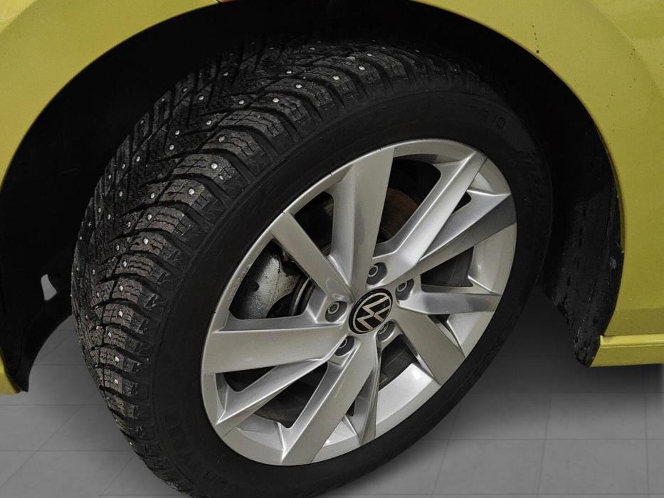 VOLKSWAGEN Golf 2024