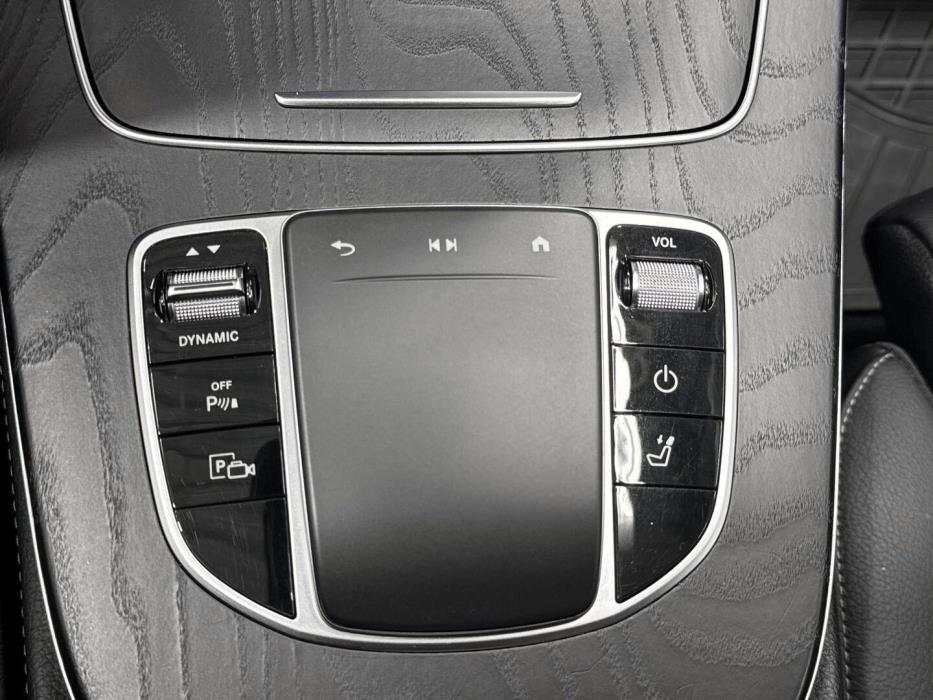 MERCEDES-BENZ E 2021