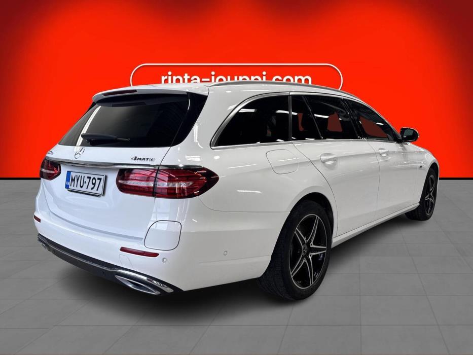 MERCEDES-BENZ E 2021