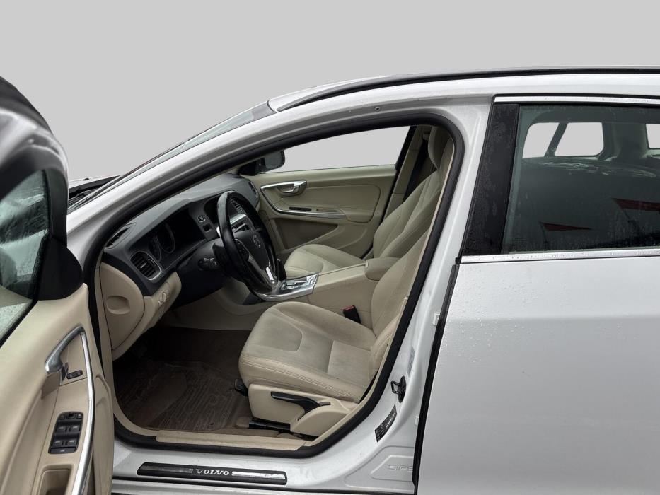 VOLVO V60 2012