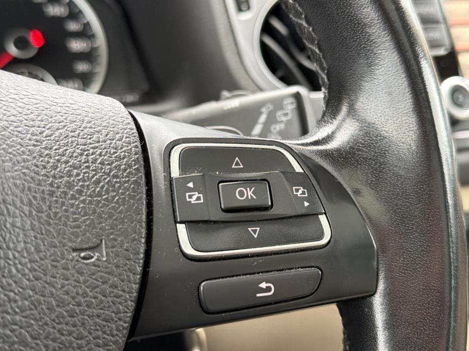 VOLKSWAGEN TIGUAN 2012