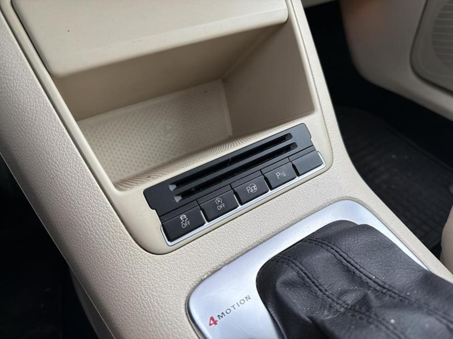 VOLKSWAGEN TIGUAN 2012