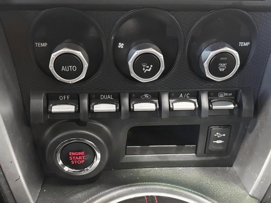 TOYOTA GT86 2016