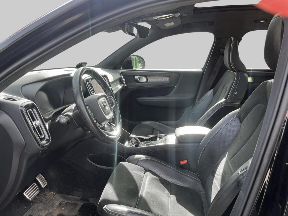 VOLVO XC40 2021