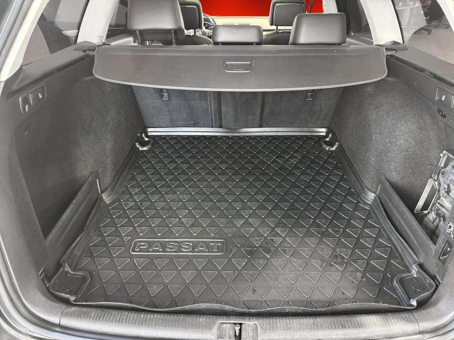 VOLKSWAGEN Passat 2012