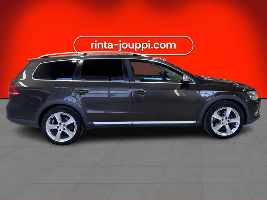 VOLKSWAGEN Passat 2012