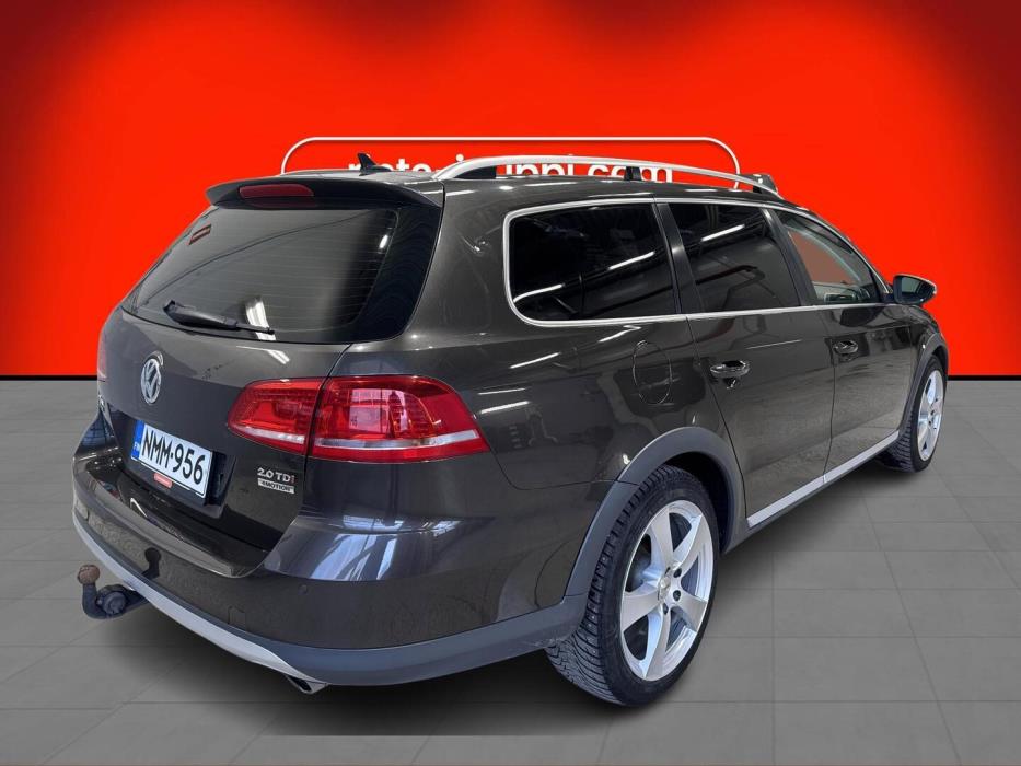 VOLKSWAGEN Passat 2012