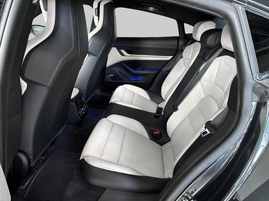 PORSCHE Taycan 2020