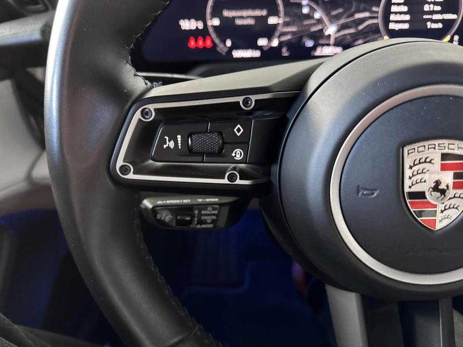 PORSCHE Taycan 2020