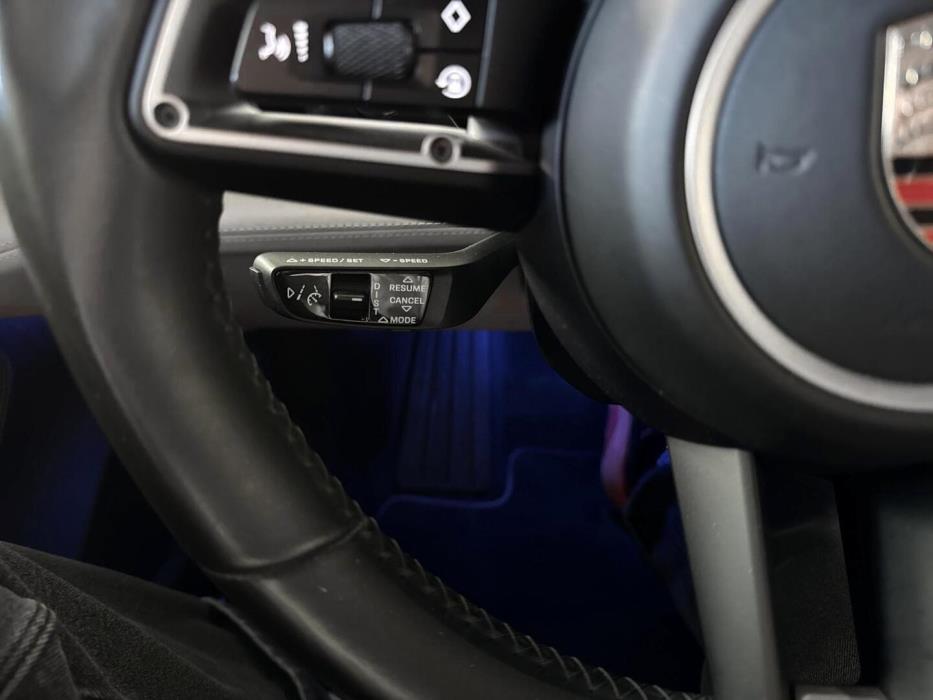 PORSCHE Taycan 2020