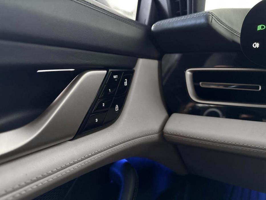 PORSCHE Taycan 2020