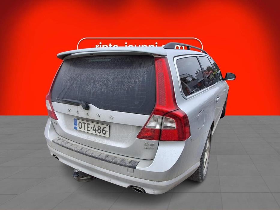 VOLVO V70 2012
