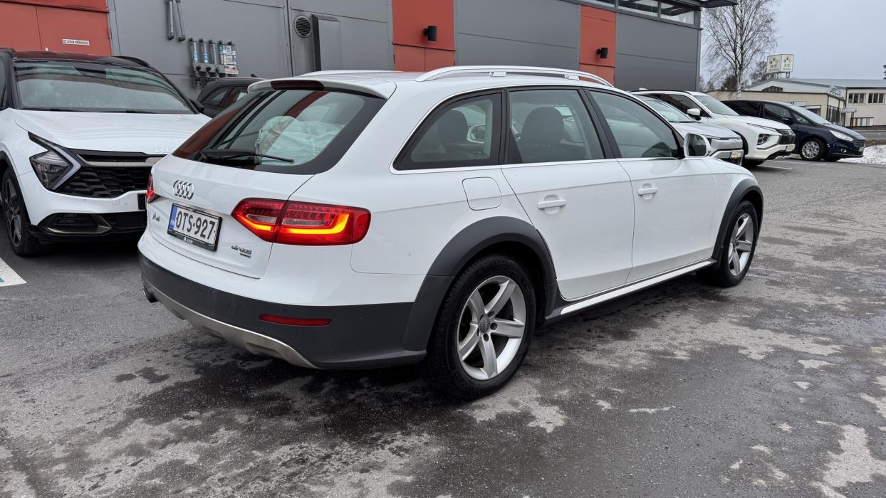 AUDI A4 allroad quattro 2013