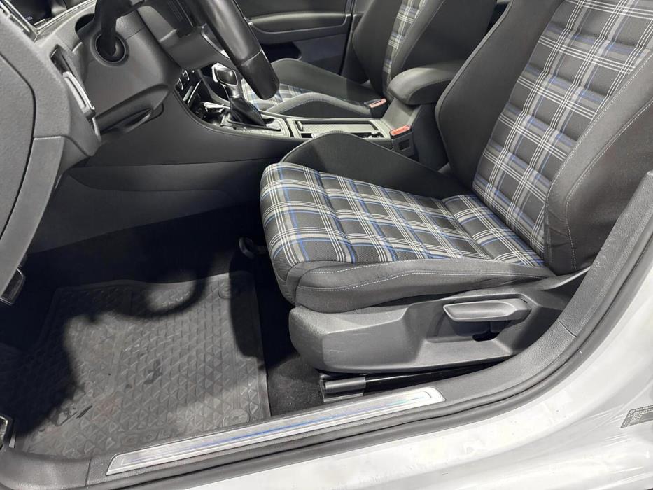 VOLKSWAGEN Golf 2018