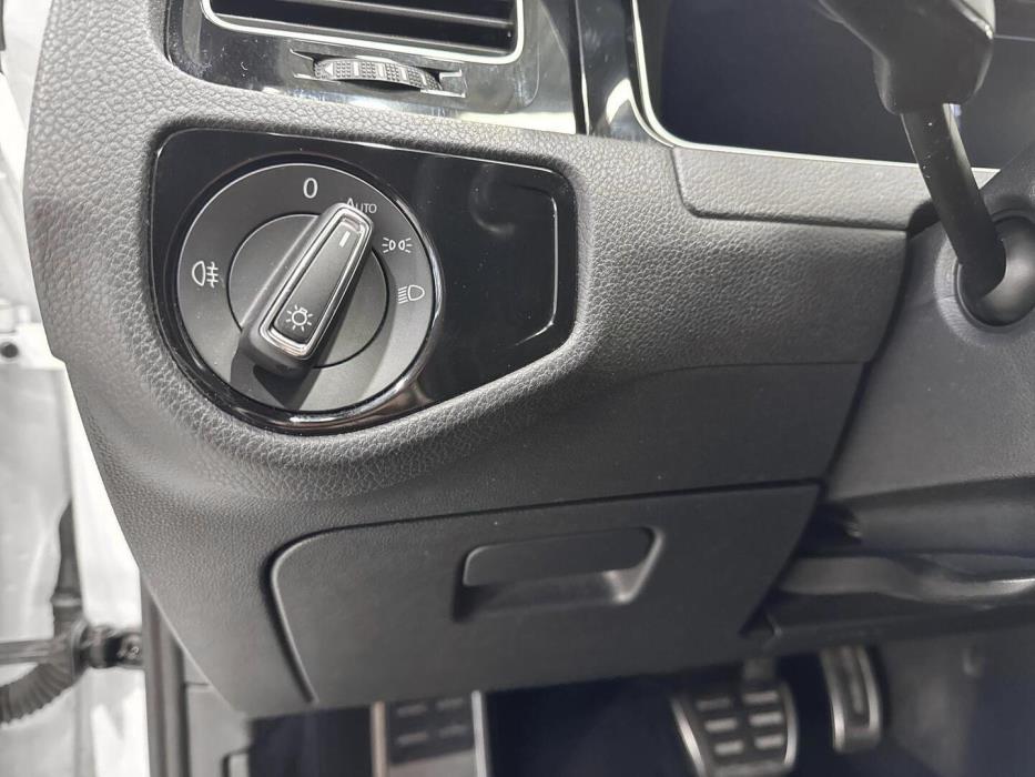 VOLKSWAGEN Golf 2018