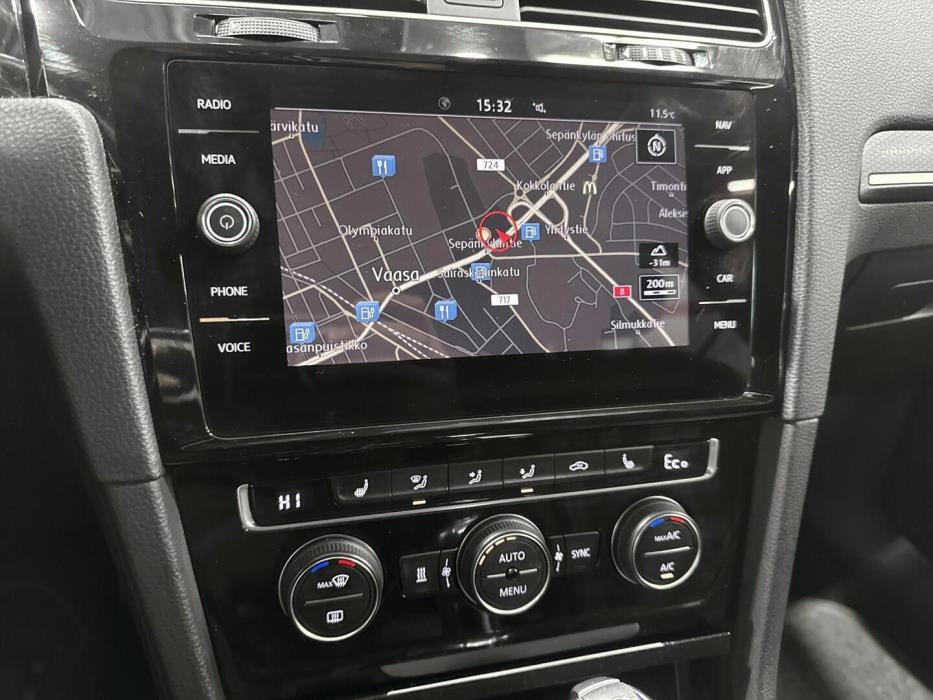 VOLKSWAGEN Golf 2018