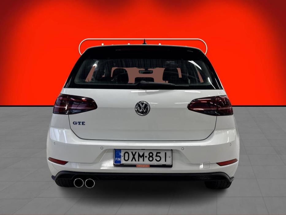 VOLKSWAGEN Golf 2018