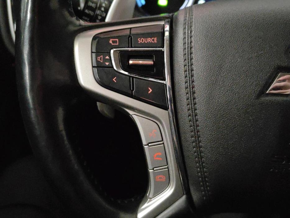 MITSUBISHI Outlander PHEV 2016