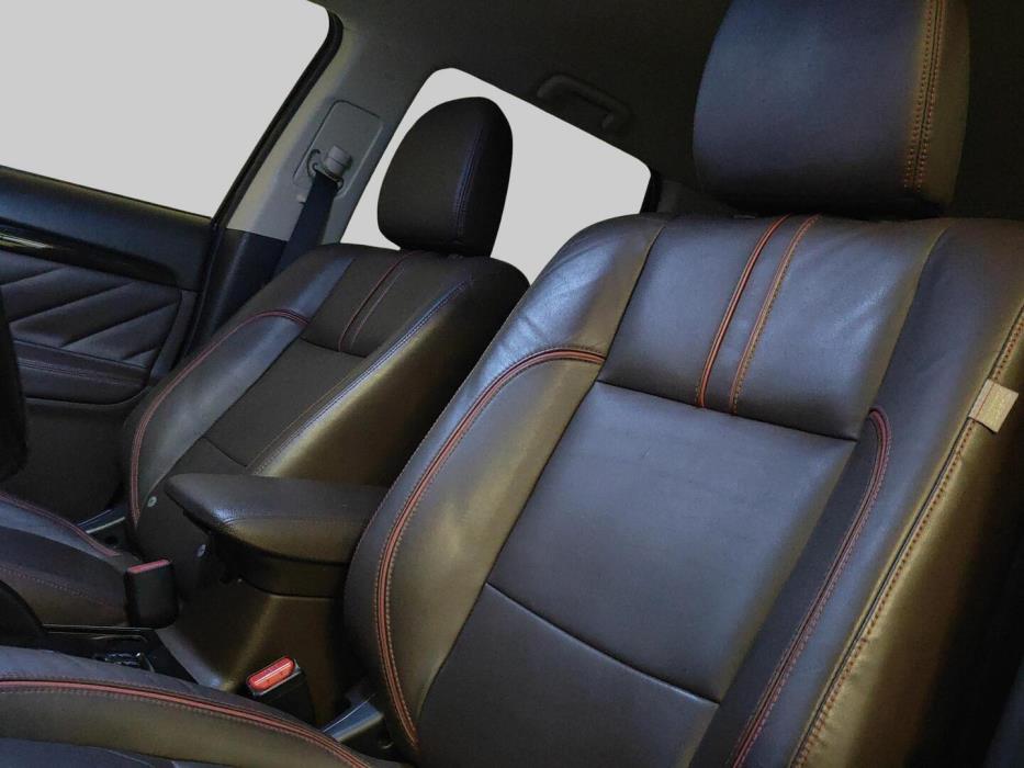 MITSUBISHI Outlander PHEV 2016