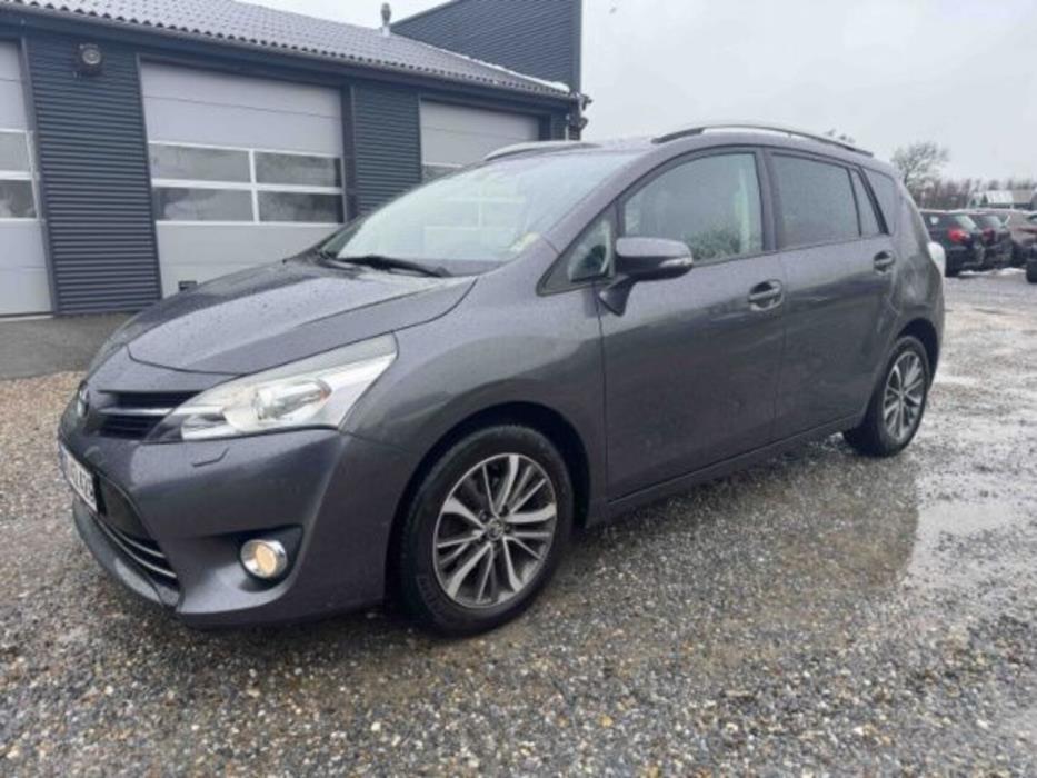 TOYOTA VERSO 2016