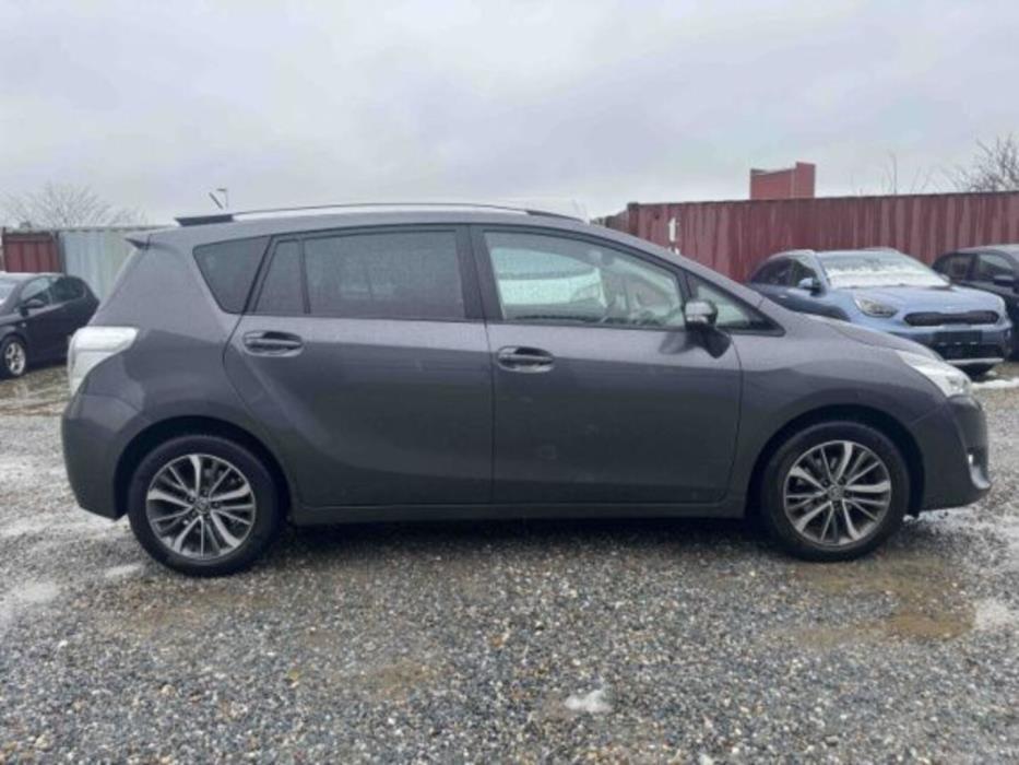 TOYOTA VERSO 2016