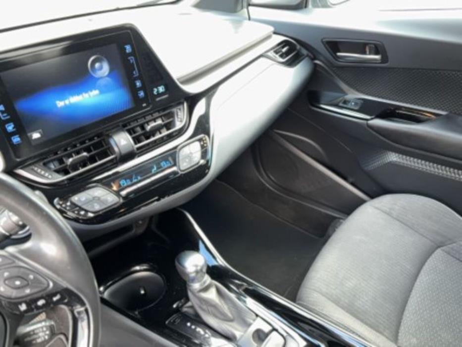 TOYOTA C-HR 2019
