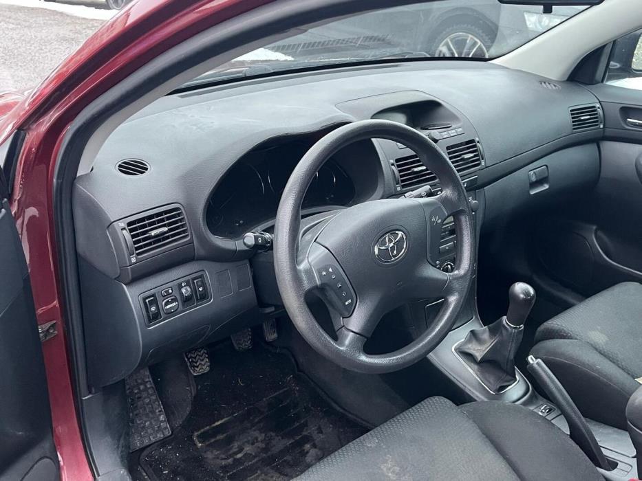 TOYOTA Avensis 2005