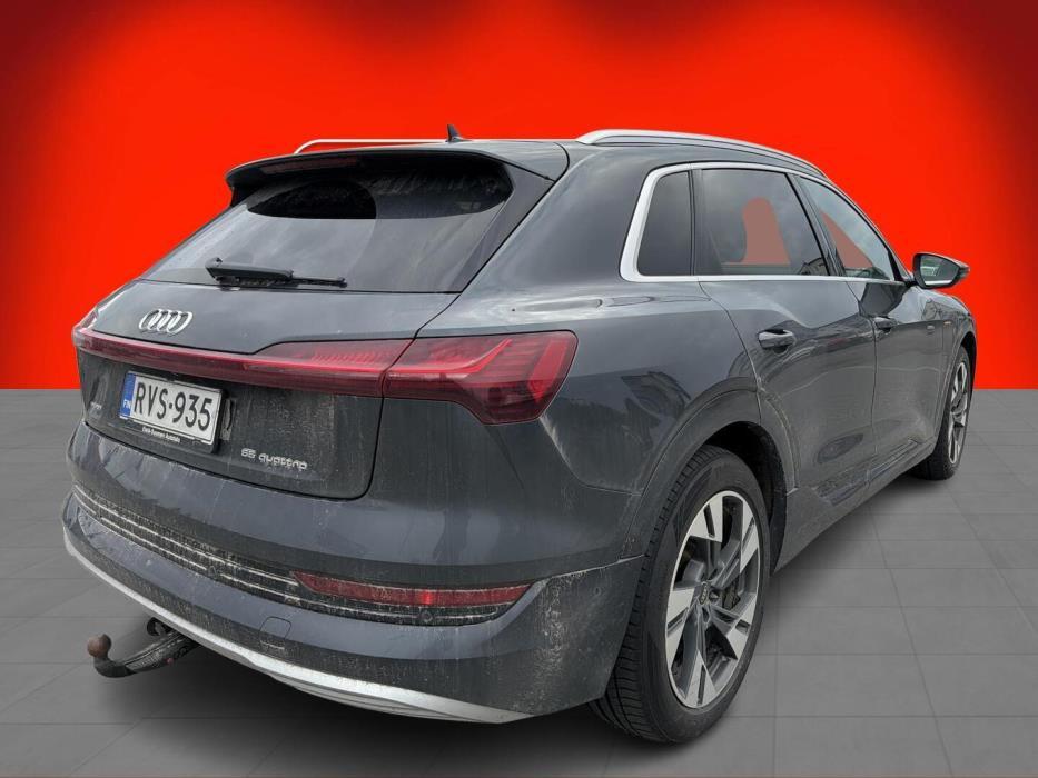 AUDI e-tron 2021