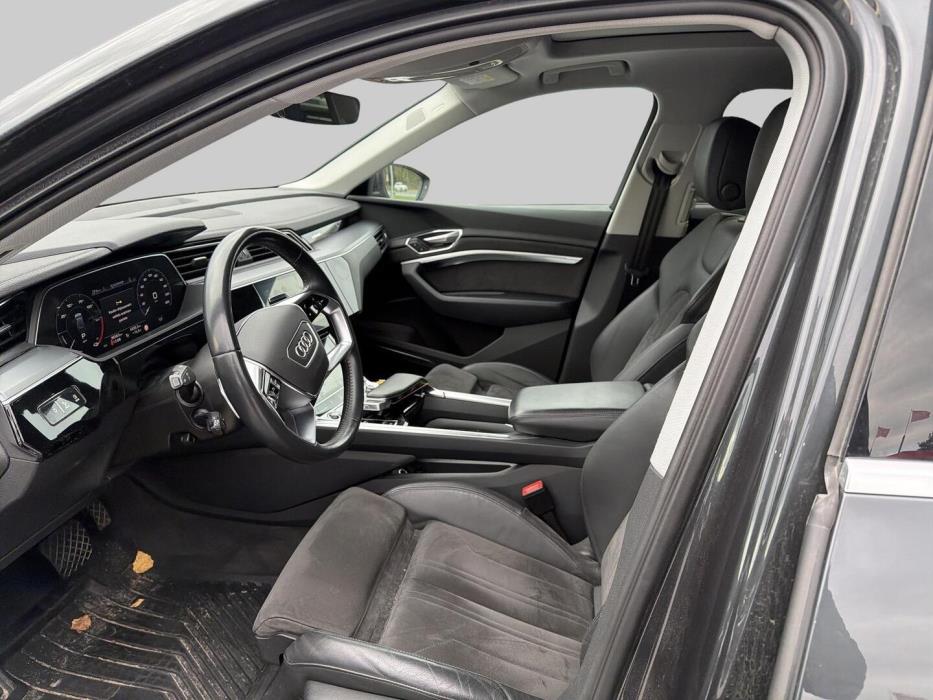 AUDI e-tron 2021
