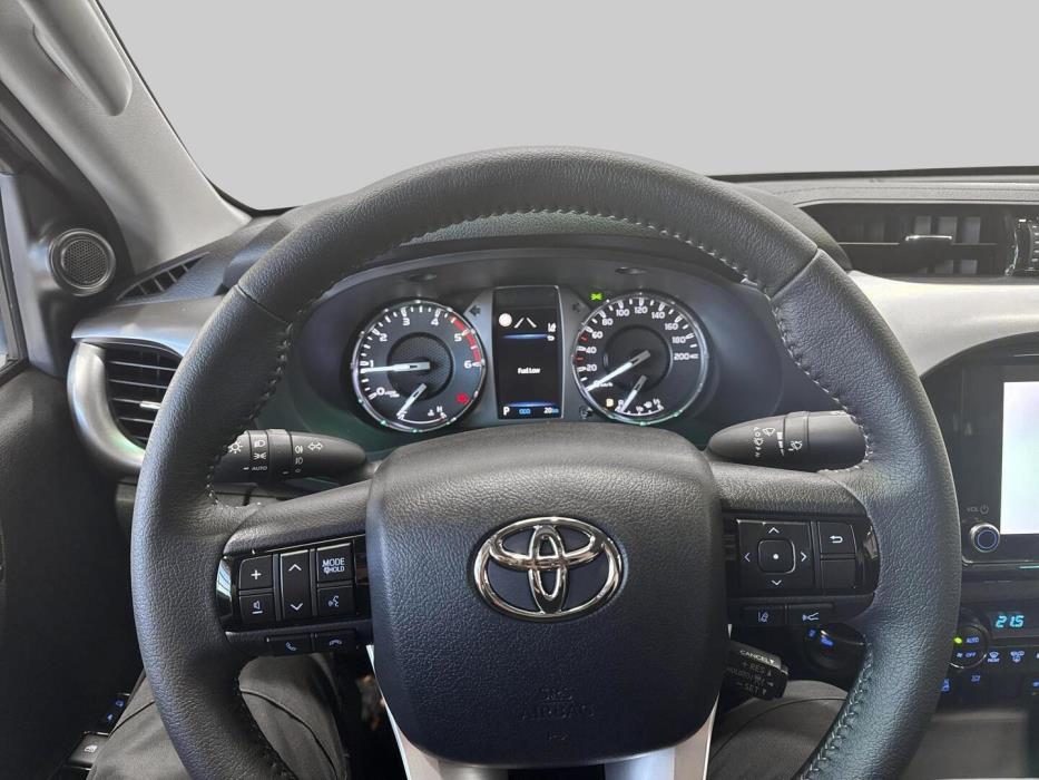 TOYOTA Hilux 2026