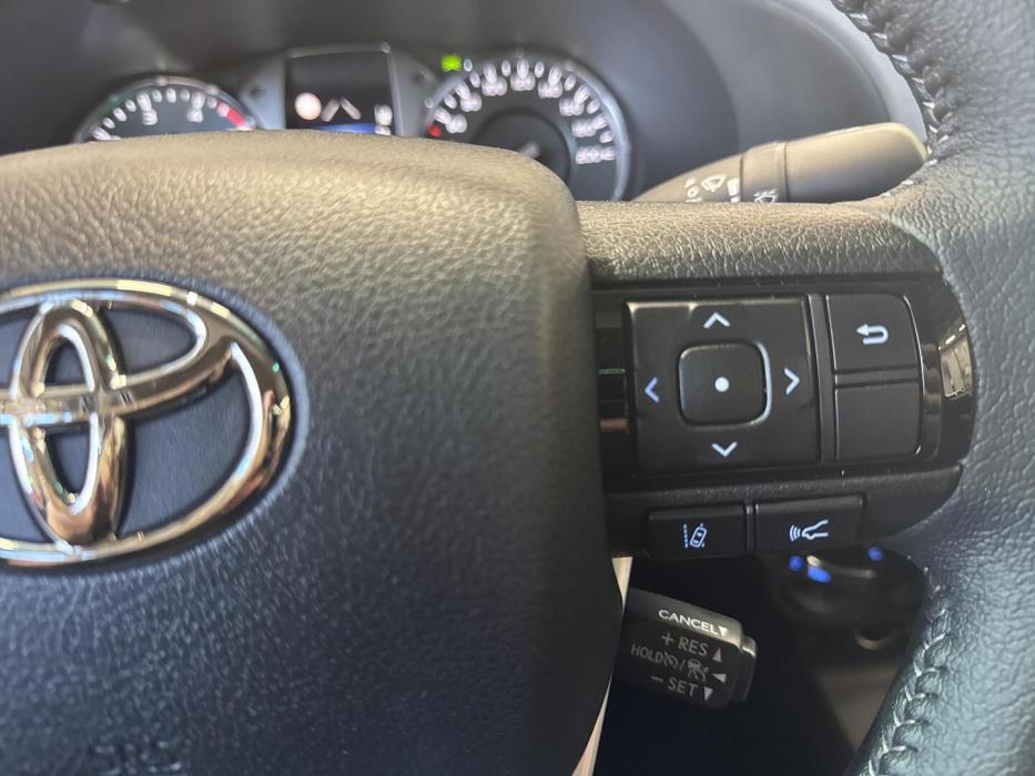 TOYOTA Hilux 2026