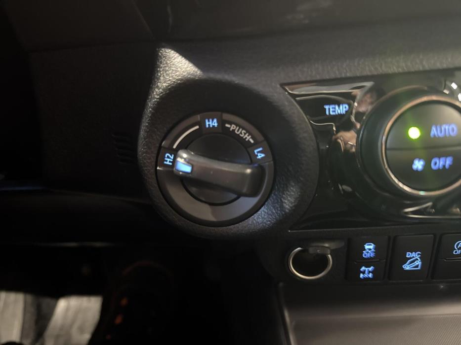 TOYOTA Hilux 2026