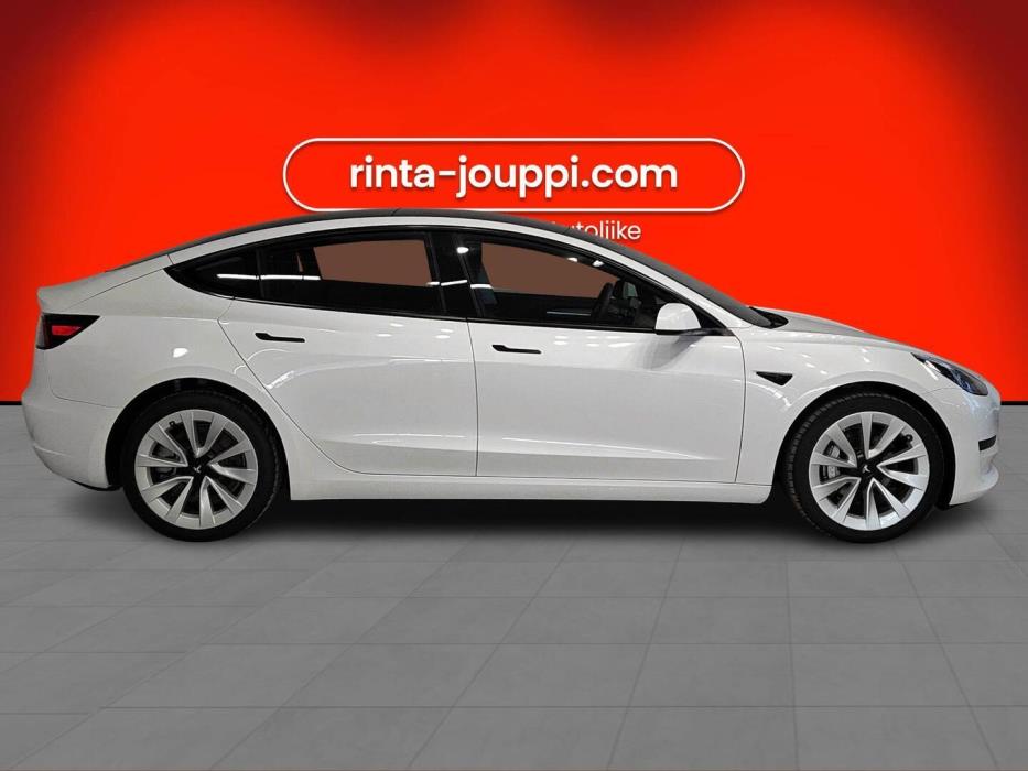 TESLA MODEL 3 2022